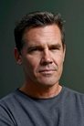 Josh Brolin isArcher Graff