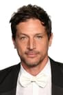 Simon Rex isRoy Lee Dean