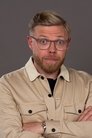 Rob Beckett isEnzo (voice)