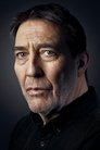 Ciarán Hinds isJan