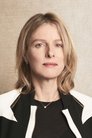 Karin Viard isHélène Lando